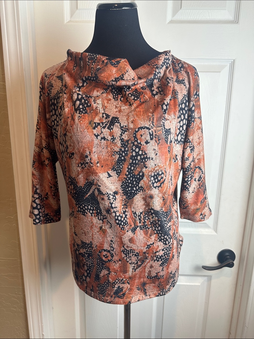 Leo & Nicole Women’s Rust Abstract Print Cowl Neck Top NWT